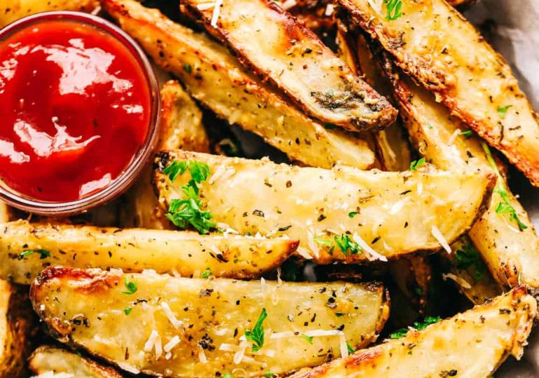 Baked Parmesan Garlic Potato Wedges