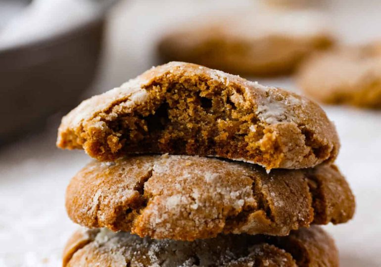 Gingerbread Crinkle Cookies